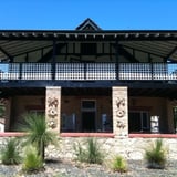 The trail starts and ends at McNess House Visitor Centre (open from 9.15am-4.30pm). The visitor centre provides tour information such as the Cave tours run five times daily, and retails a great range of handcrafted West Australian and Australian gifts.