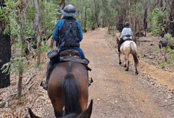 LesCouzens_Riders_AnnaSheehan1