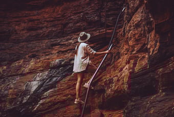 Hiker1_Karijini NP_TourismWA