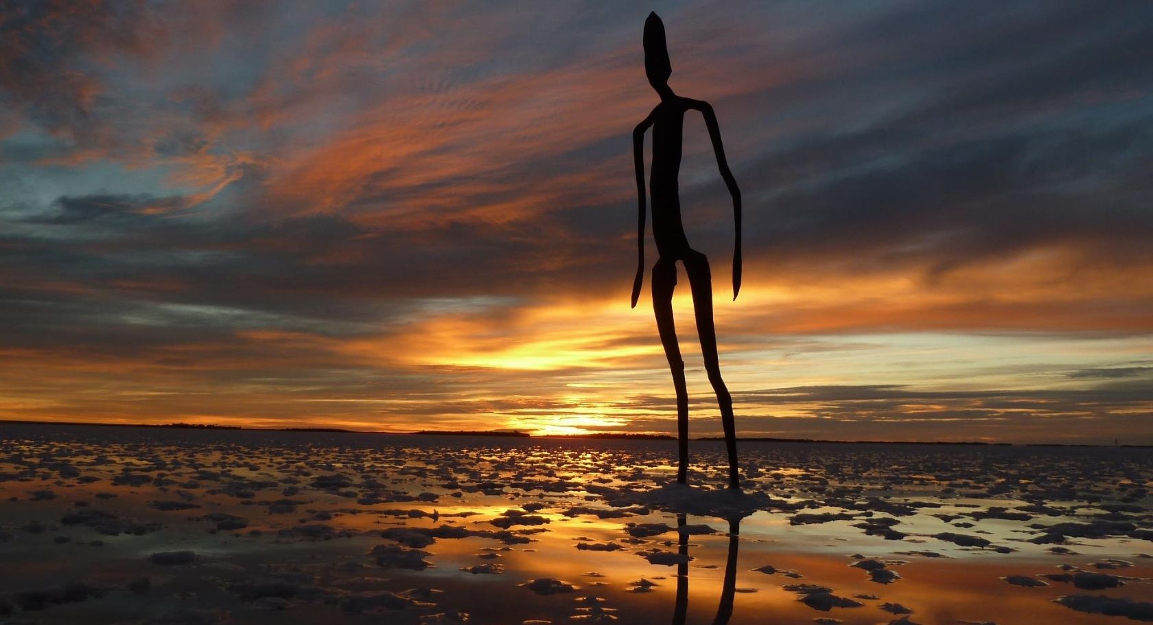 Lake Ballard Statues