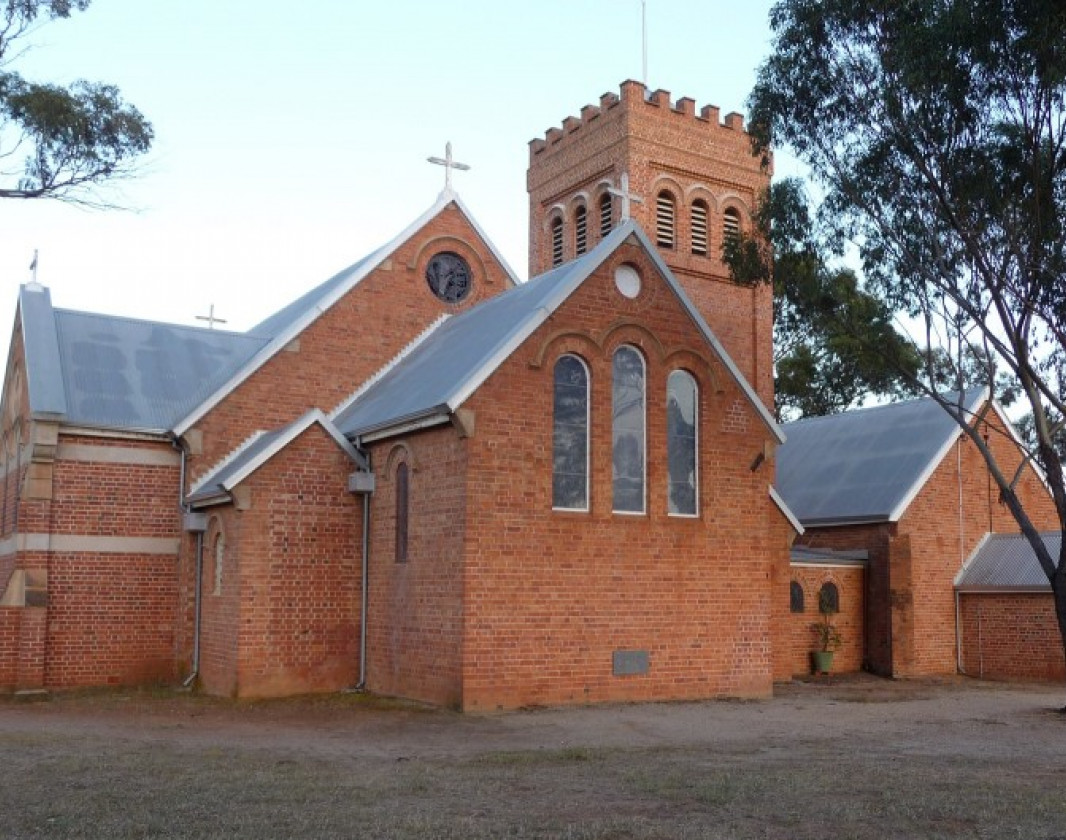 Built in 1854 and consecrated in 1858, convicts would have worshipped here. The tower and other additions were added between 1891 and 1905. It contains a magnificent Alfred Pease pipe organ and stained glass windows designed by Robert Juniper. 