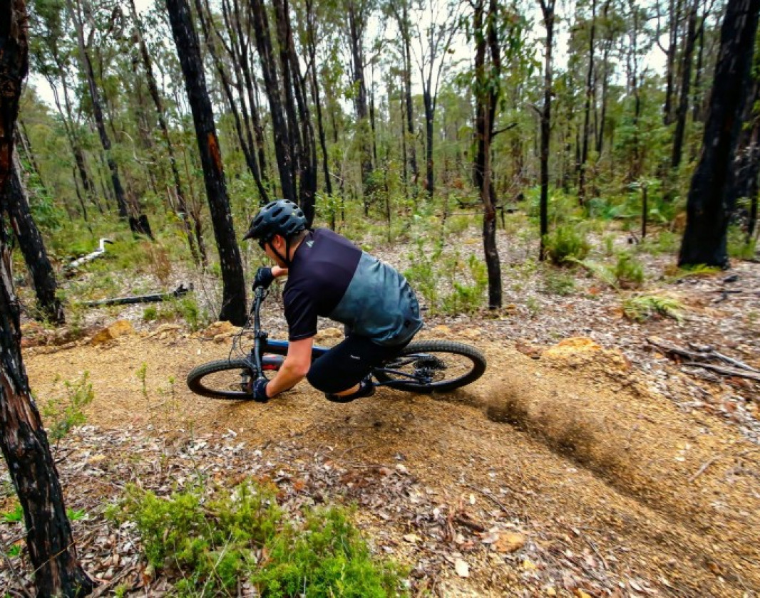 This trail is totally crazy! You have never seen so much old school single track, in such a little space! It keeps you on your toes as it twists and turns, loop after loop, through the jarrah forest.